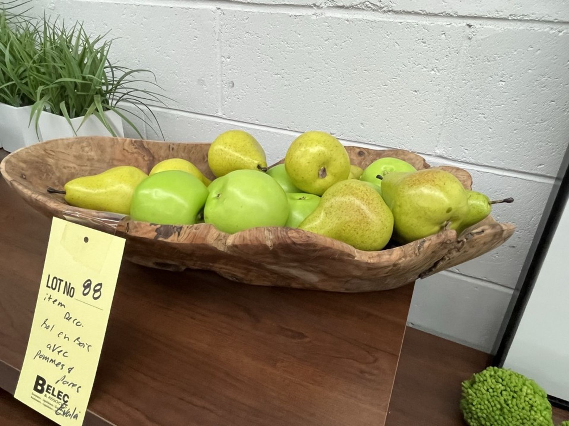 Item Décoratif: Bol en Bois avec Pommes & Poires