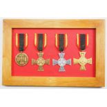 BRD: Ehrenkreuz der Bundeswehr, in Gold / Silber / Bronze und Ehrenmedaille.