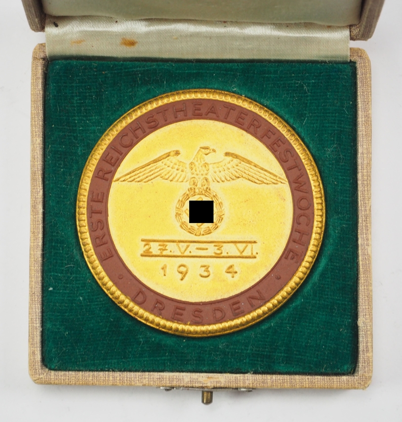 Meissen: Medaille auf die Erste Reichstheater Festwoche in Dresden 1934, im Etui. - Image 3 of 4