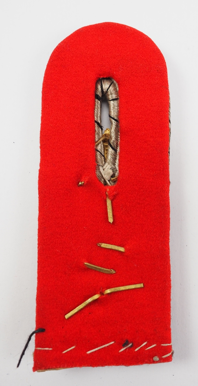 Preussen: Schulterstück für einen Oberleutnant im Braunschweigisches Infanterie-Regiment Nr. 92. - Image 2 of 2