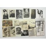 Luftwaffe / Fallschirmjäger: Lot Fotos und Postkarten.