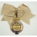 Preussen: Orden des Frauen-Verdienstkreuz, 2. Modell (1907-1918), in Gold.