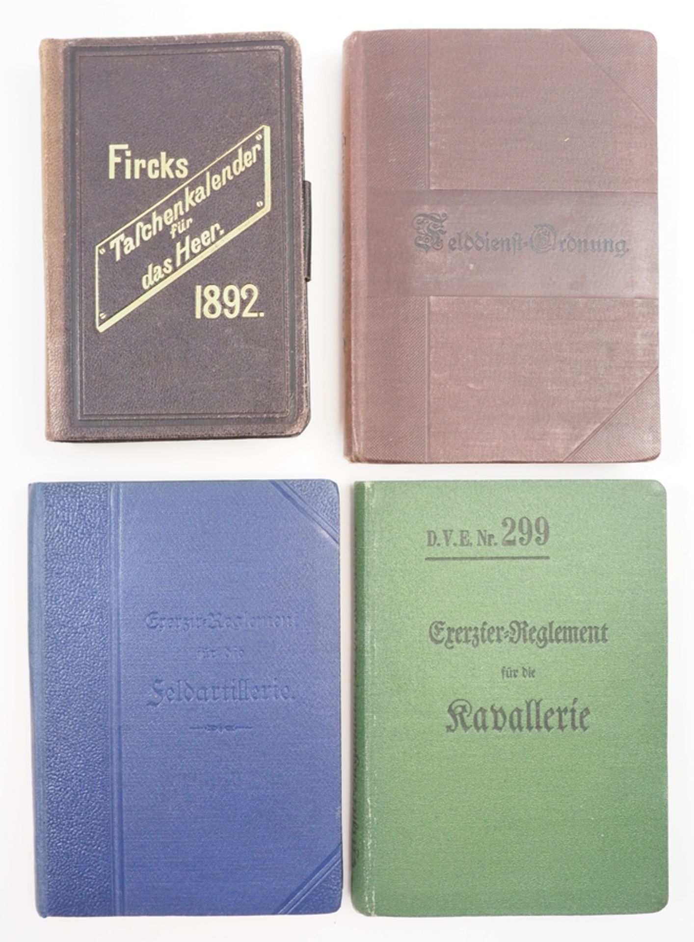 Herzog Robert von Württemberg: Lot von 4 militärische Handbücher mit ex-libris.