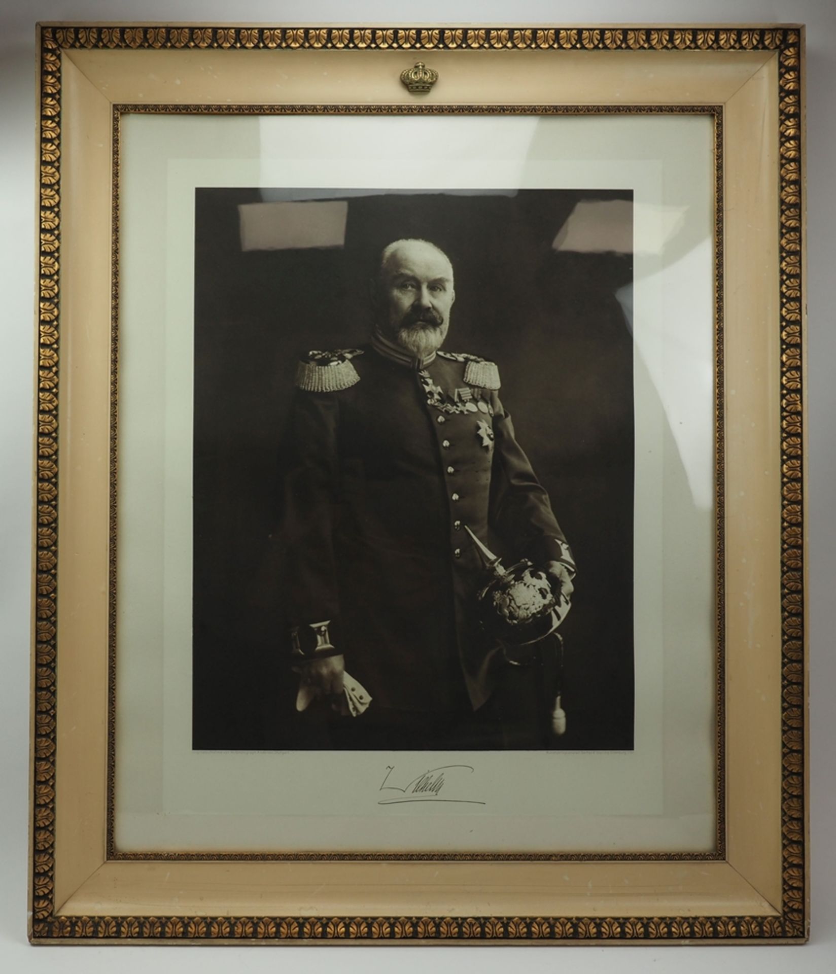 Württemberg: Kniestück Wilhelm II. als General à la suite des Grenadier-Rgt. Nr. 123. - Image 2 of 4