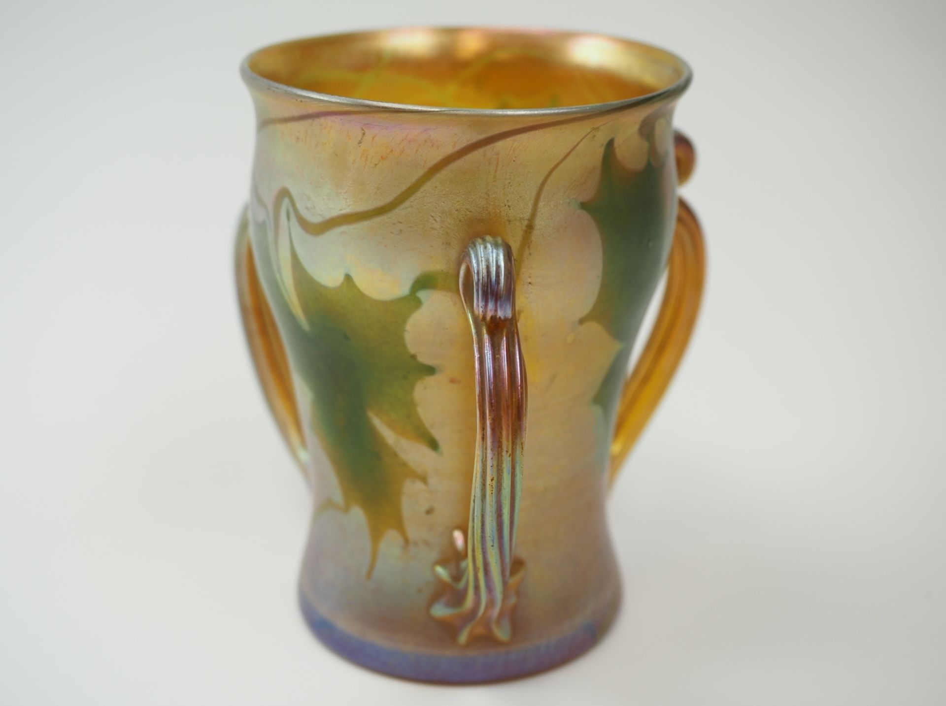 Tiffany Studios NY: Vase mit drei Henkeln u. Dekor "Favrile". - Image 3 of 6