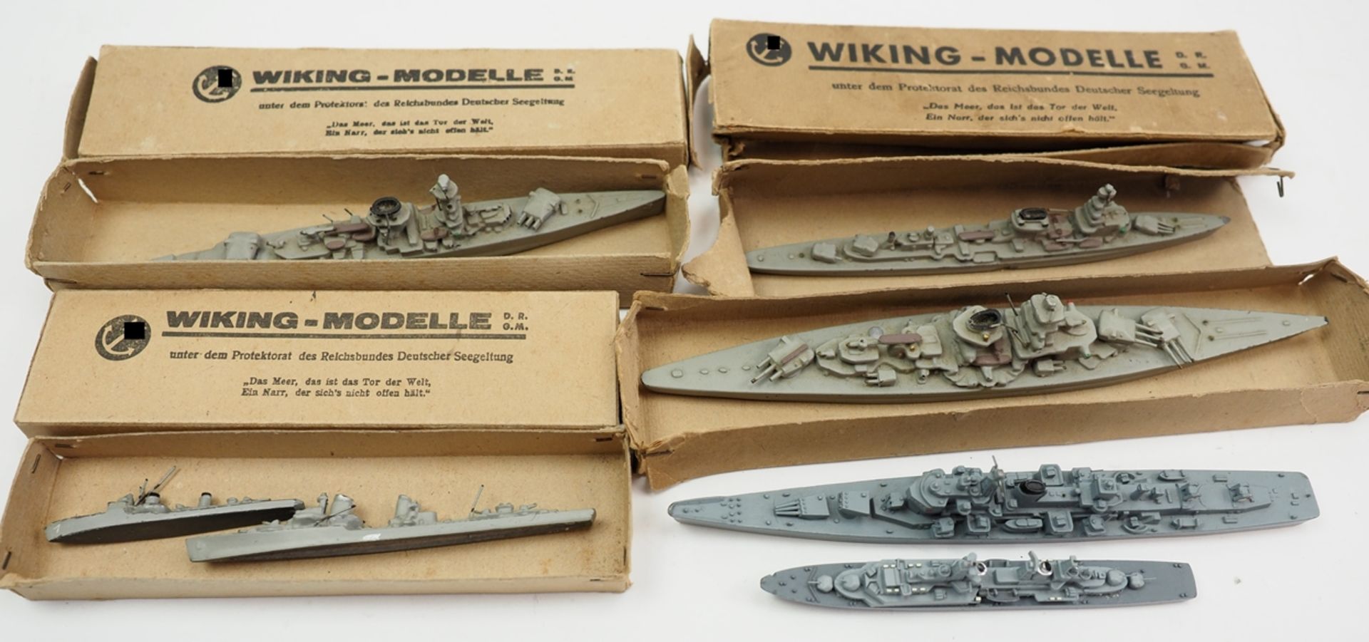 Wiking Modelle - Kriegsschiffe in Originalkarton.