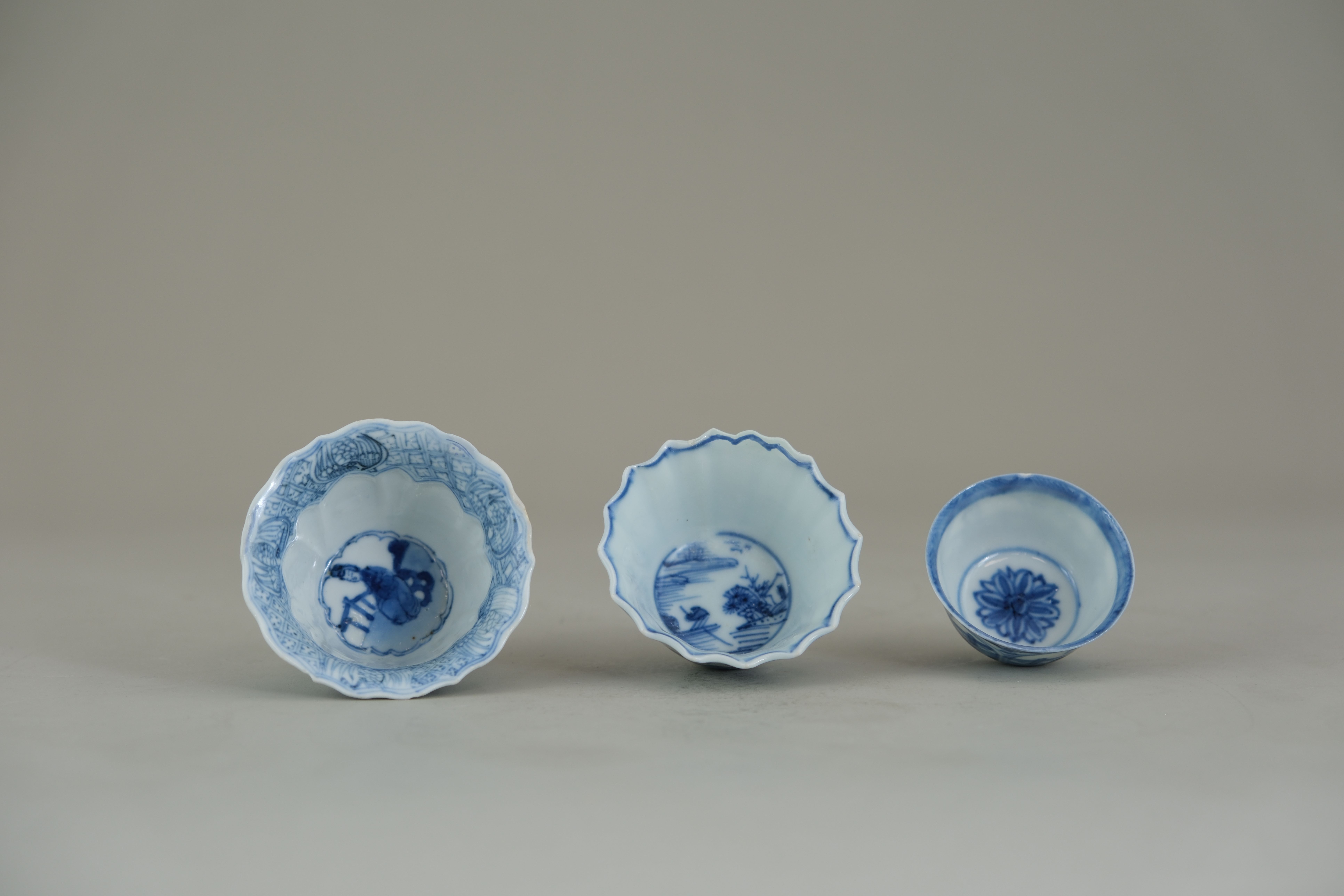 Three Blue and White Cups and Saucers, Kangxi, including one small cup and saucer with petal - Image 5 of 6