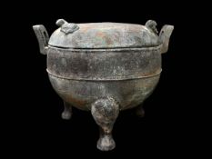 A Large Ding with Cover, Early Eastern Zhou Dynasty, 6th-7th B.C, The feet, handles and small beasts