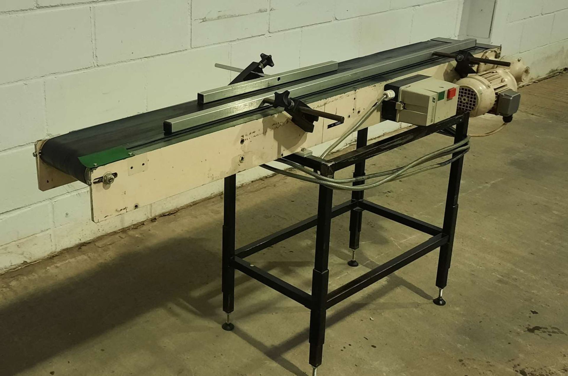 1.8 Metre Rubber Belt Conveyor - Image 2 of 3