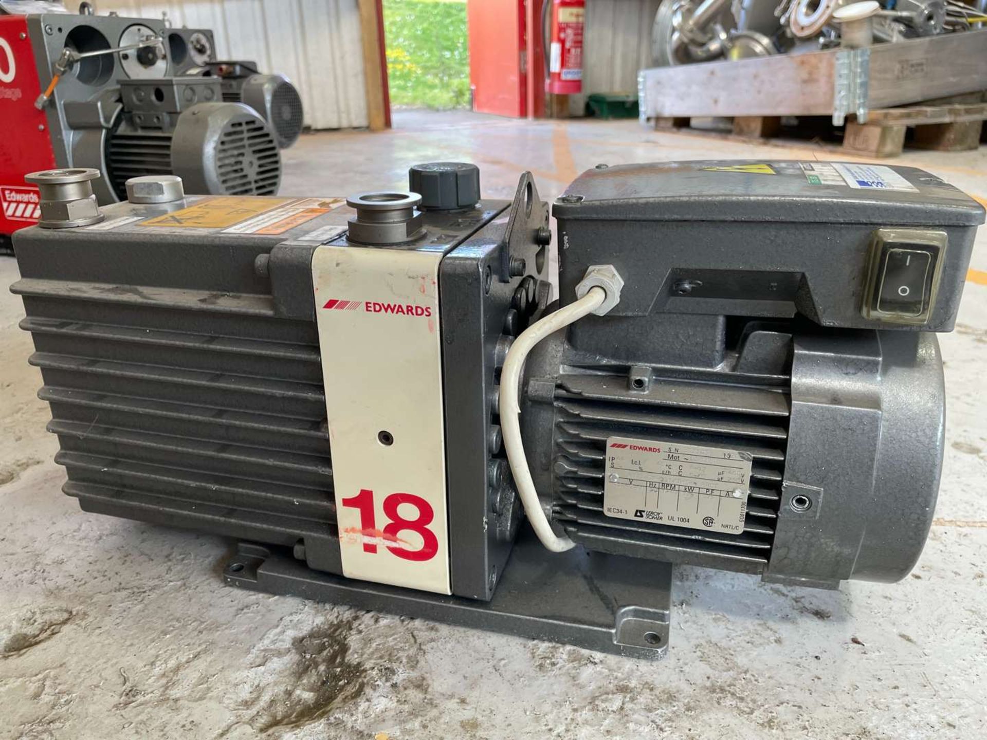 Edwards Model E2M18 vacuum pump - Image 2 of 4