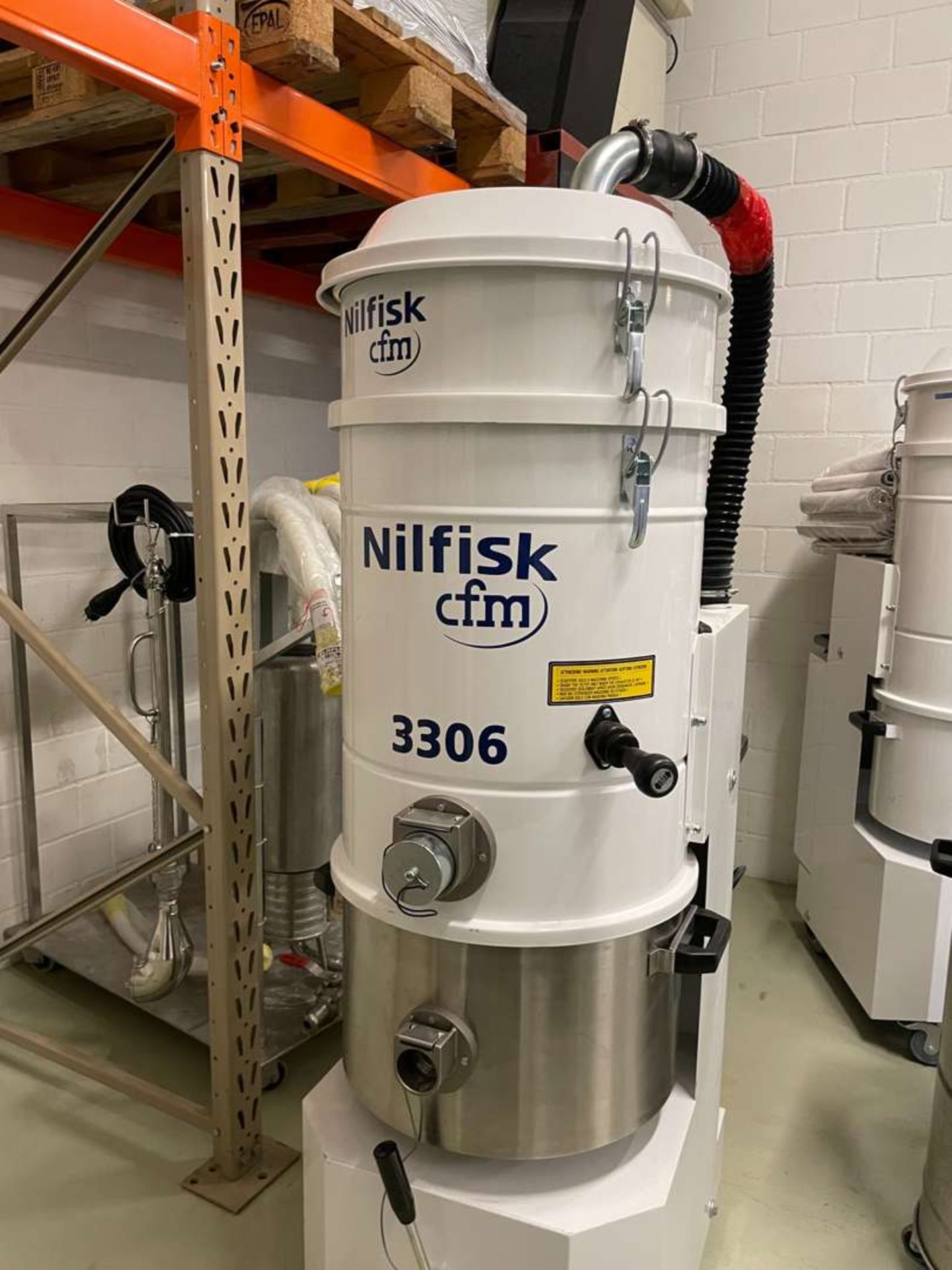 Nilfisk 3306 Industrial Vaccum Cleaner