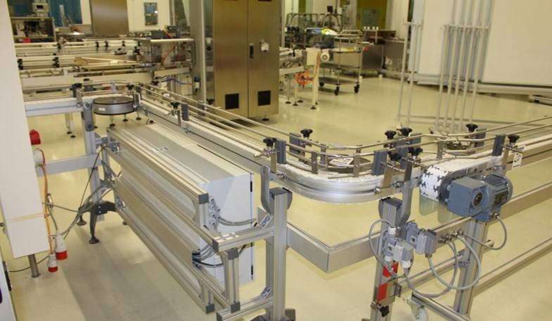 Flexlink Conveyors System / Selection - incl. 2 x 5 Metre, 2 x 90° conveyors - Image 2 of 10