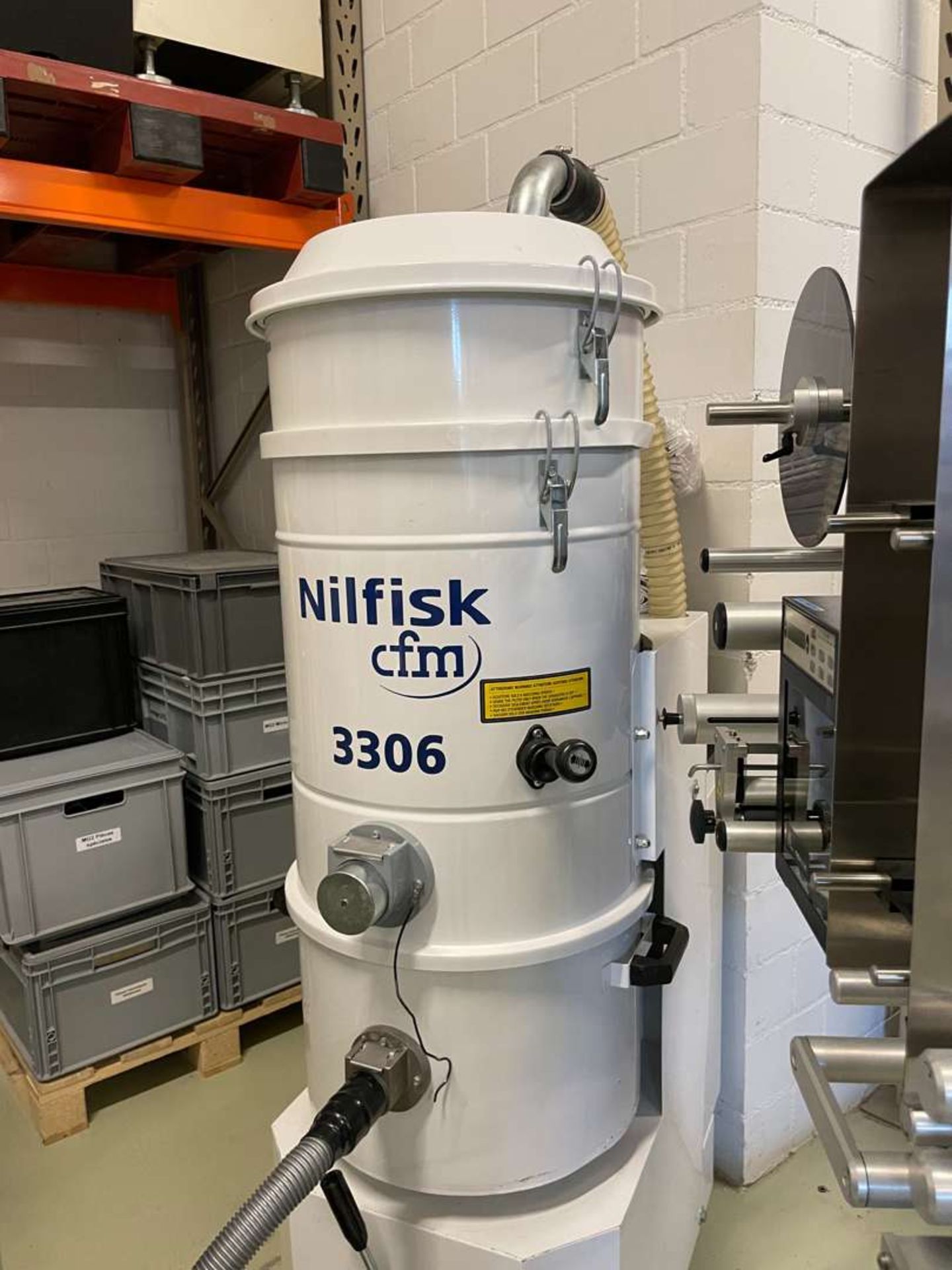Nilfisk 3306 Industrial Vaccum Cleaner - Image 2 of 2