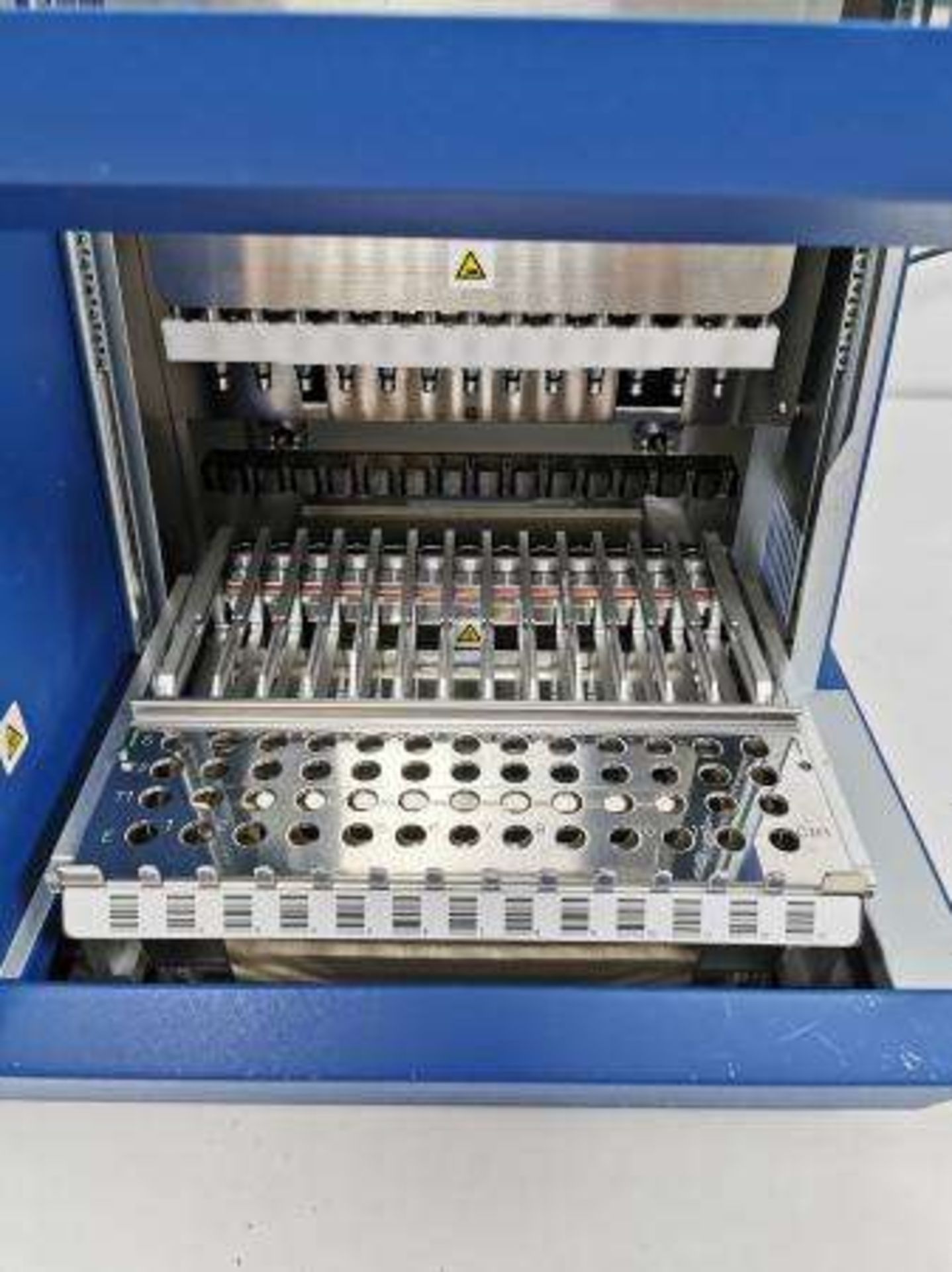 Applied Biosystems AutoMate Express DNA Extraction System - Image 7 of 9