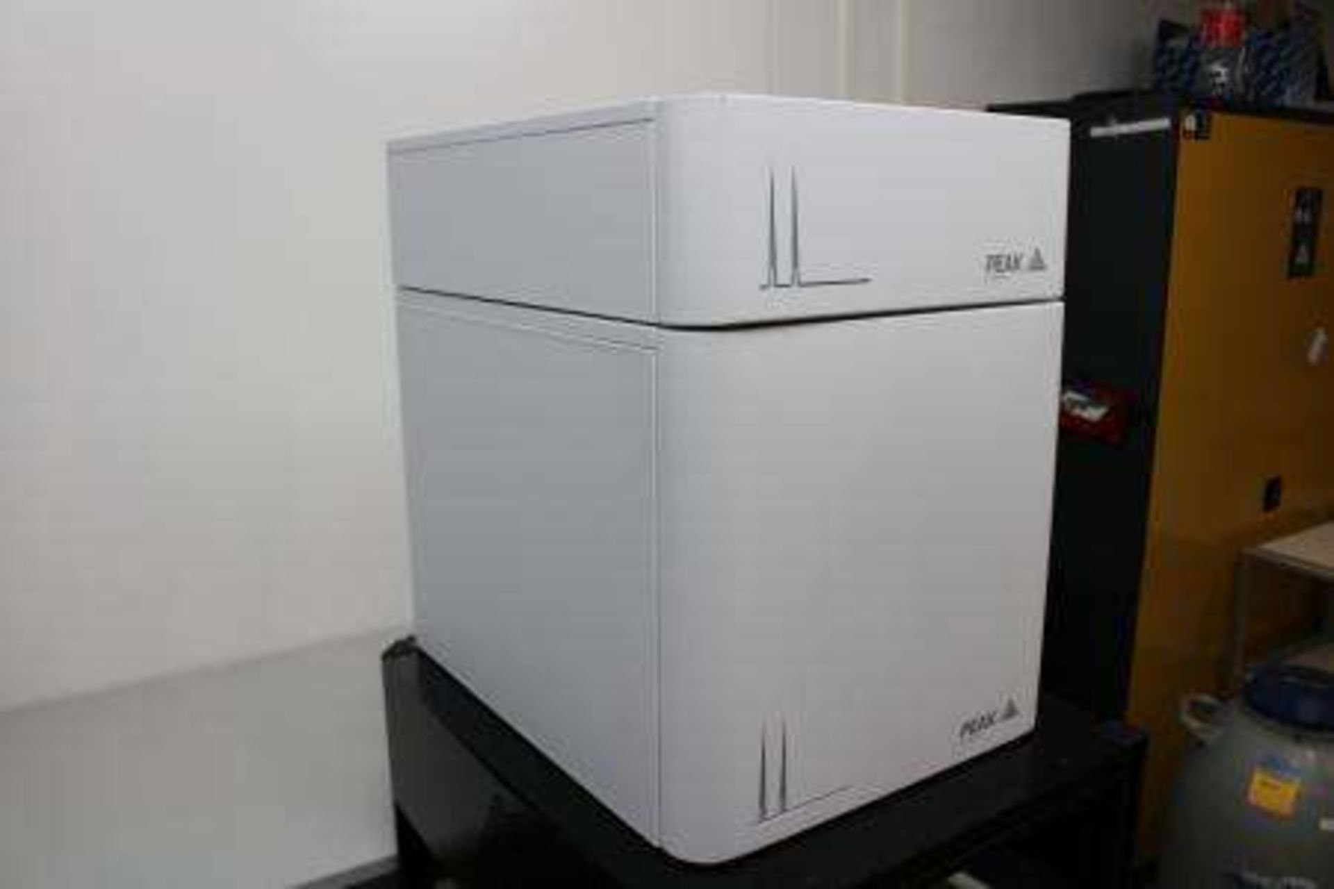 Peak Scientific Acrion N2 Nitrogen Generator & Acrion Air Compressor - Image 2 of 6