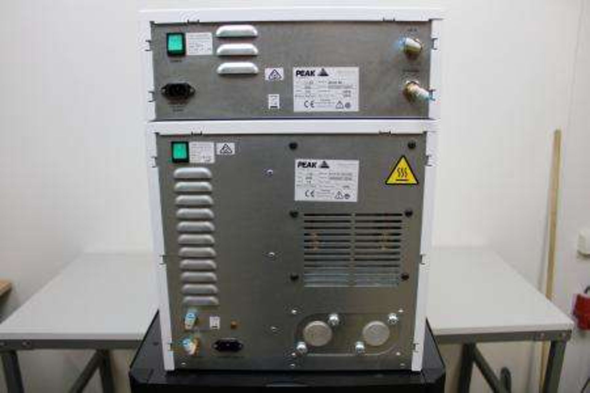 Peak Scientific Acrion N2 Nitrogen Generator & Acrion Air Compressor - Image 4 of 6