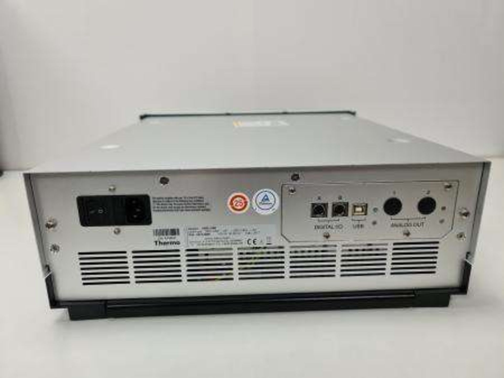 Thermo Dionex Ultimate VWD-3100 Variable Wavelength Detector - Image 3 of 6