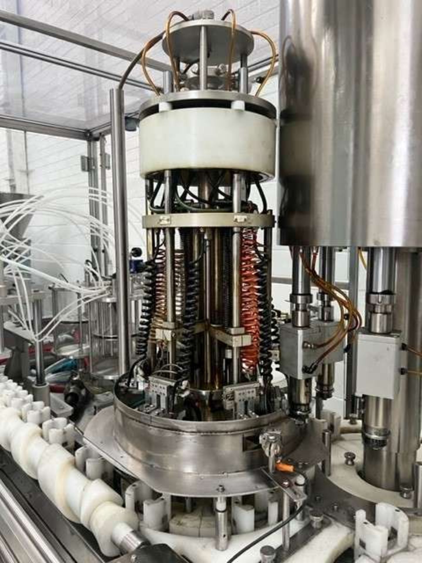 Description: Omas GRFC6-655 is a continuous motion rotary monoblock with output up to 220 bottles - Image 3 of 32