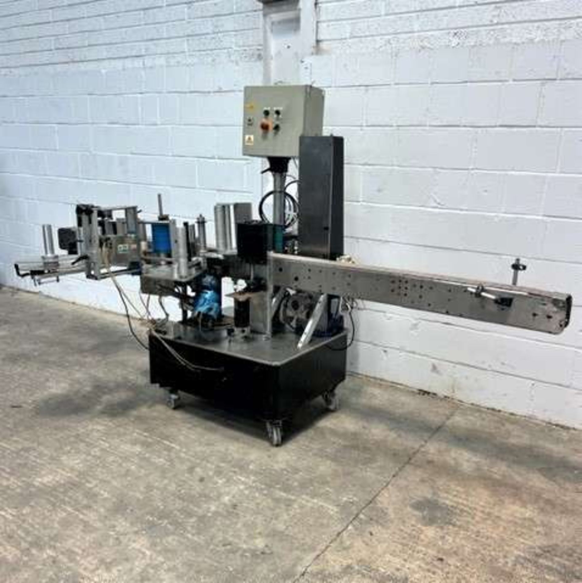 Single Sided Labeller with 3 Metre Slat Conveyor - Image 3 of 11