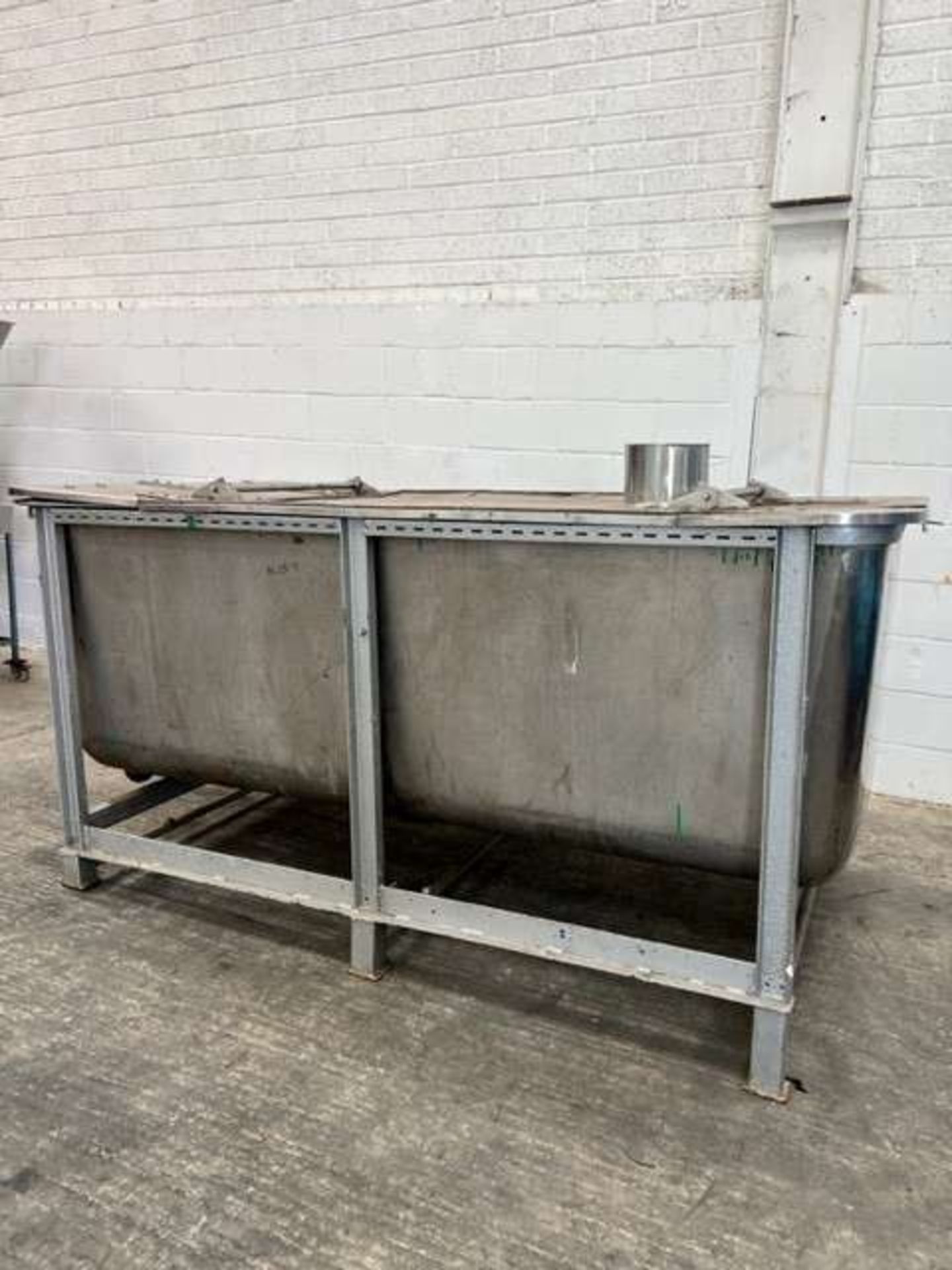 400 Litre Square Product Storage Container - Image 2 of 3