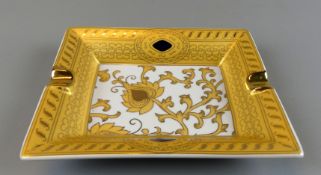 Aschenbecher, Crown Porcelain, England, Ornamente in gold bemalt,
