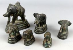 Konvolut von 6 Elefanten, Bronze, versch. Größen, oval, jeweils auf Sockel stehend,