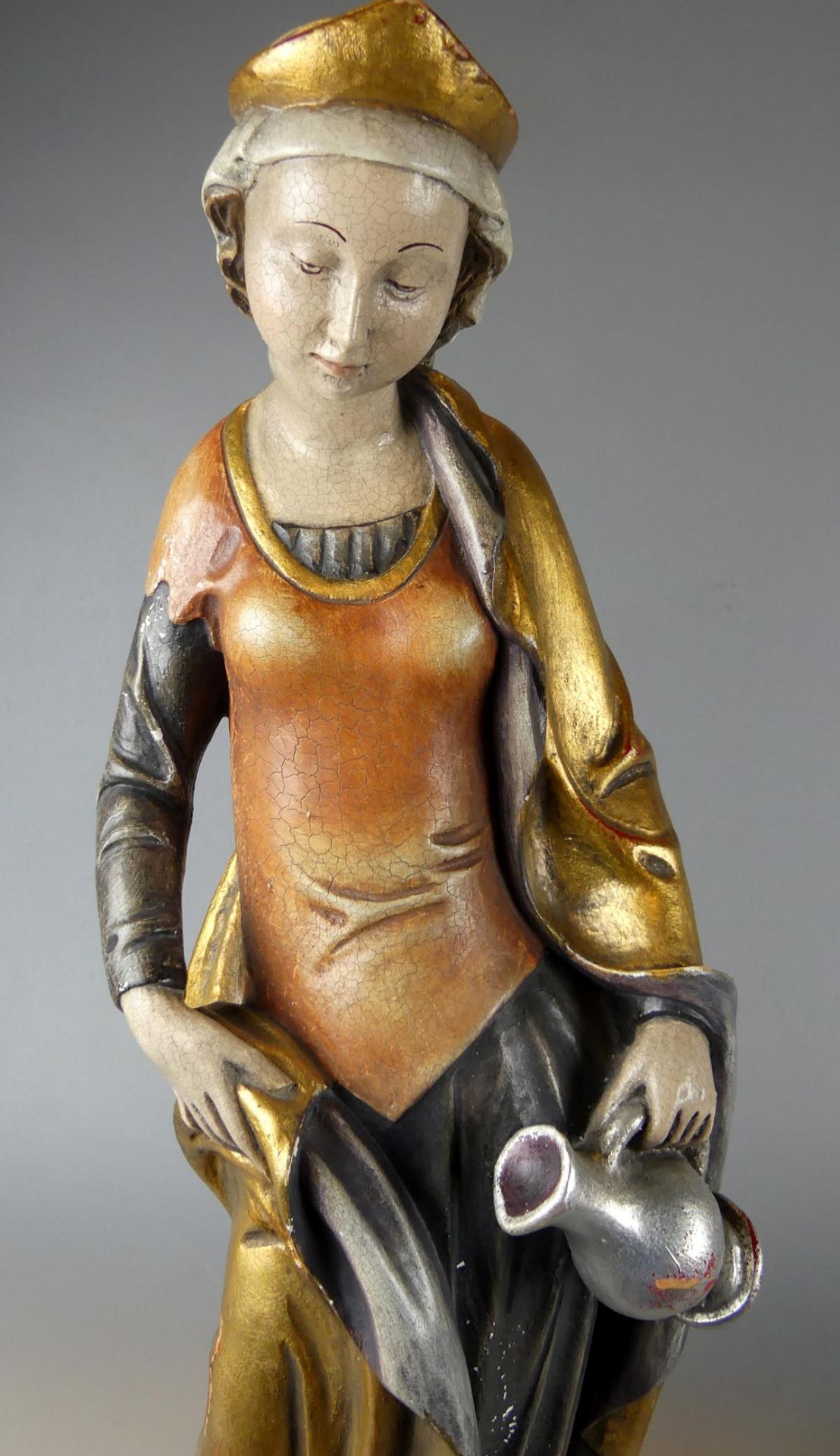 Madonna mit Wasserkrug, Holzfigur, farbig gefasst, H. ca. 68 cm, - Image 2 of 3