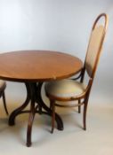 4 Stühle mit Tisch, rund, Thonet, Unterseite bezeichnet, H.ca. 76 cm,