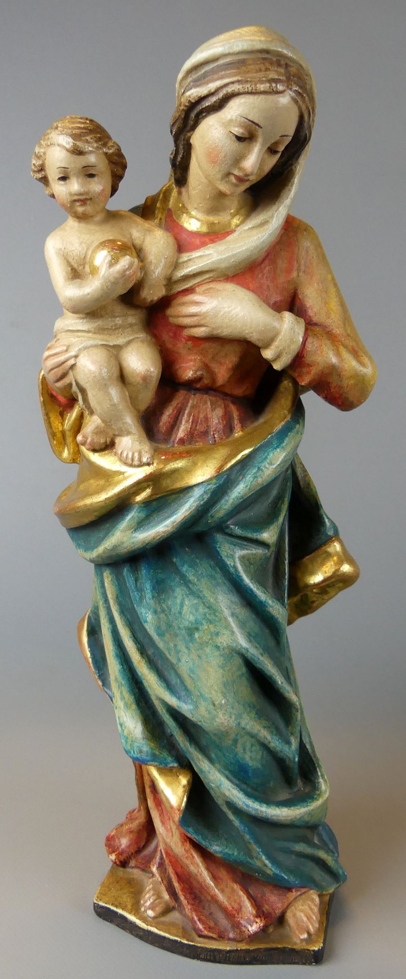 Madonna mit Jesuskind, Holz, farbig gefasst, neuzeitlich, H. ca. 35 cm