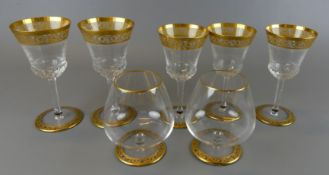Konvolut 7 Gläser, Frankreich, Saint Louis, 2 Cognacschwenker, 5 Weingläser,