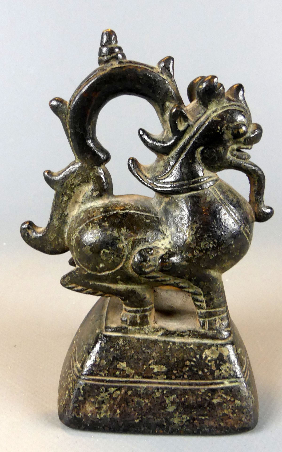 Tempeldrache, Bronze, Asien, auf Sockel, H. ca. 12 cm - Image 2 of 2