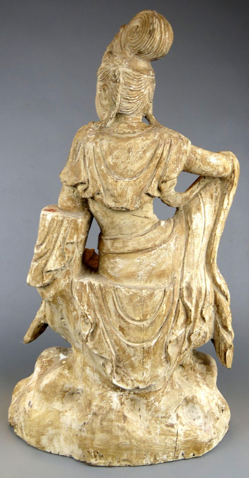 Sitzende Guanyin Göttin, Bodhisattva, wohl China, Holz geschnitzt, - Image 3 of 3