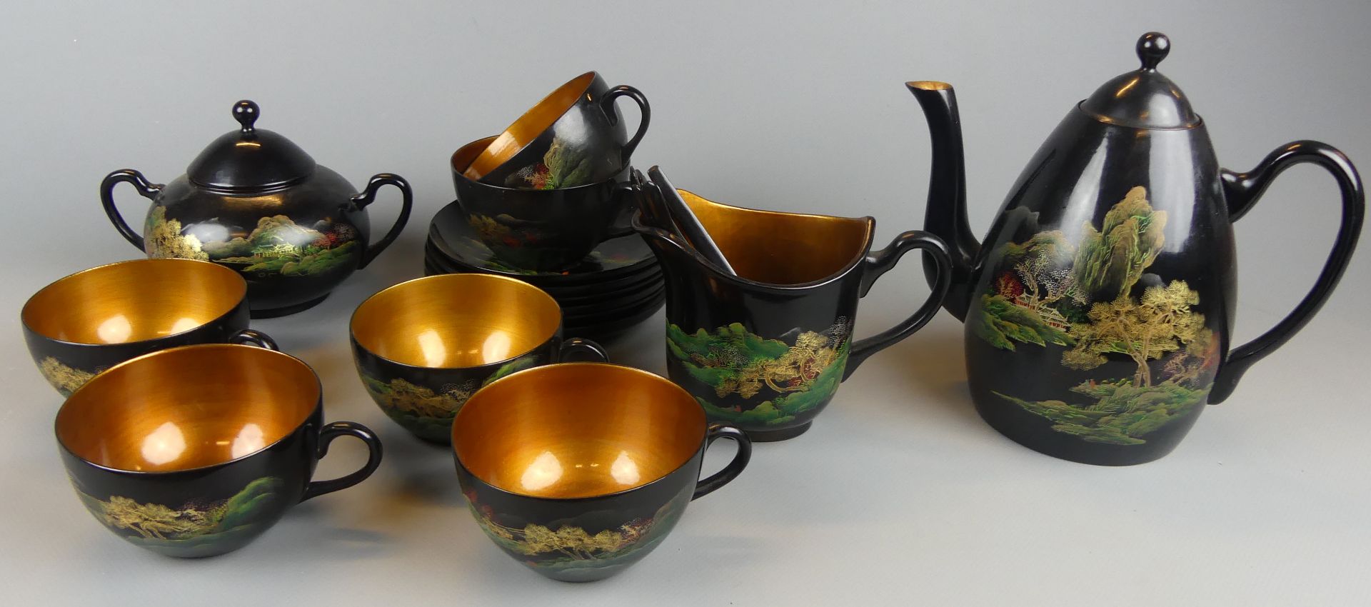 Teeset für 6 Personen, schwarz, leichten Holz, innen goldfarben, aufwendig bemalt,