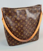 LOUIS VUITTON, Hobo-Tasche "Looping", Code MIO999,