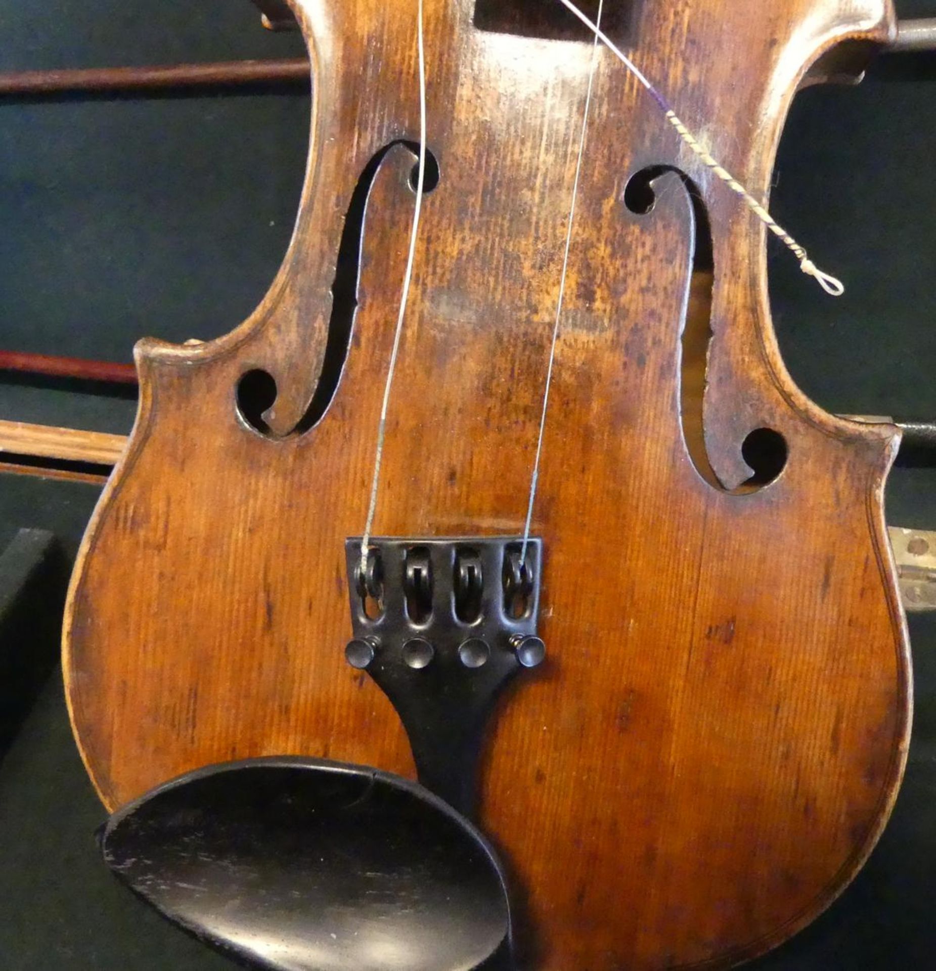 Paar Geigen im Kasten, mit Zettelinschriften; Laurentius Storioni, - Bild 5 aus 7