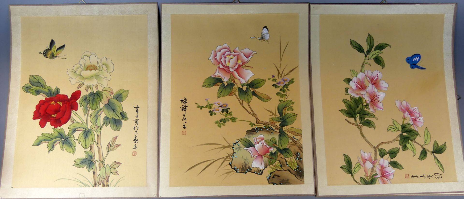 Konvolut von 5 asiatischen Seidenbildern, Aquarell/Papier, Blumen mit