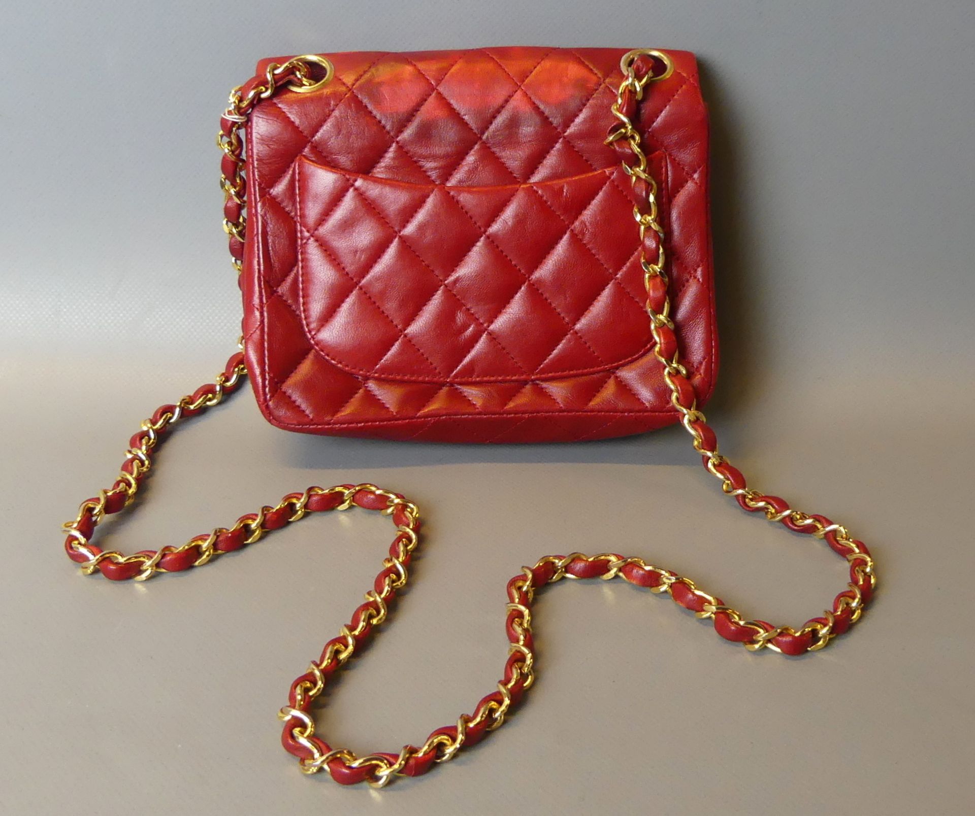 Chanel, Paris, Damenhandtasche, "Mini Flap Bag" rotes Leder, - Bild 3 aus 5