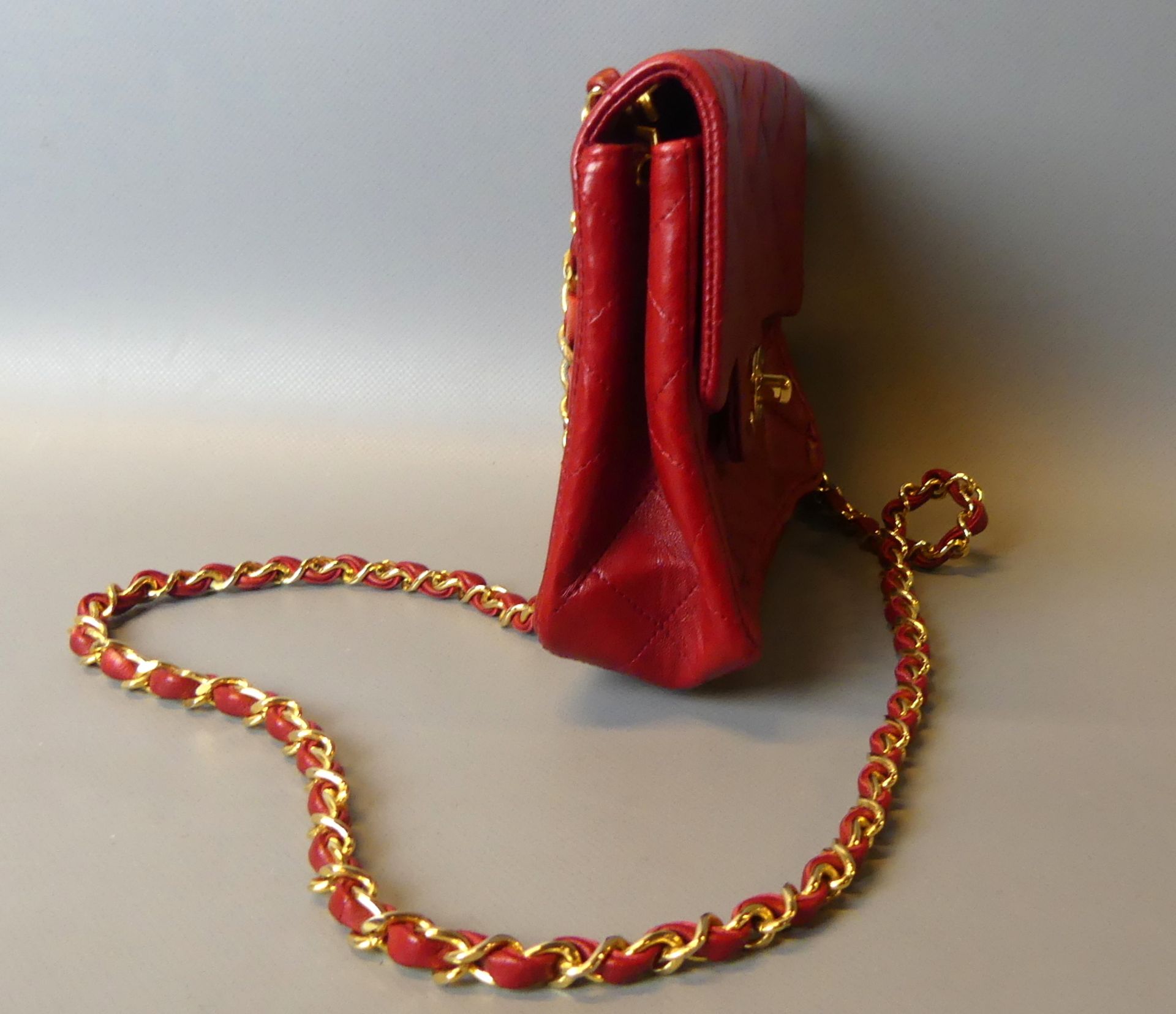 Chanel, Paris, Damenhandtasche, "Mini Flap Bag" rotes Leder, - Bild 2 aus 5