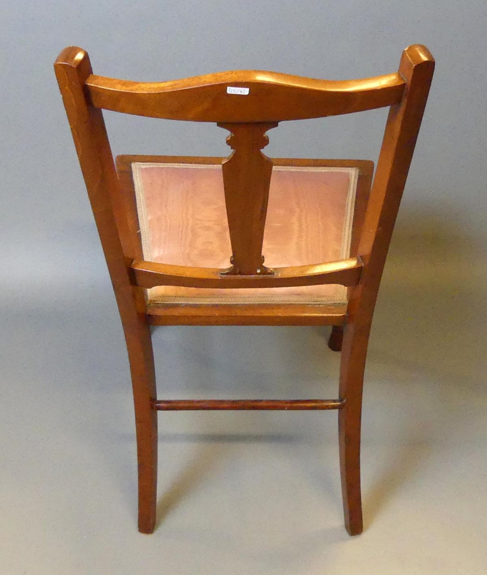 Kleiner Stuhl, England, Intarsien im Rücken, Rückenhöhe ca. 82 cm - Image 3 of 3