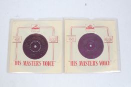 Elvis Presley - Blue Moon ( 45-POP 272 ) / Hound Dog ( 45-POP-249 , vinyl poor) (both gold print)