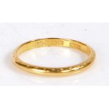 22 carat gold wedding band, ring size L weight 2.1 grams
