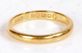 22 carat gold wedding band, ring size O weight 3.7 grams