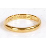 22 carat gold wedding band, ring size O weight 3.7 grams