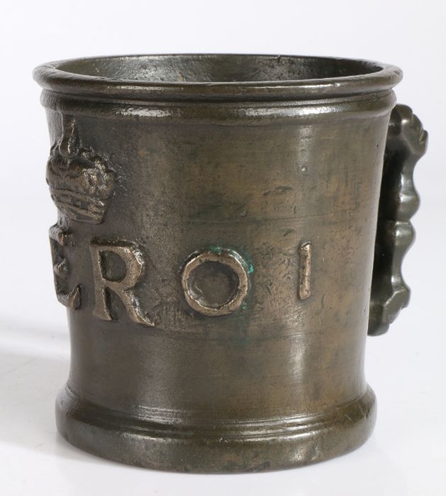 An exceptional and rare Elizabeth I bronze Exchequer-standard measure, of pint capacity, dated - Image 17 of 28