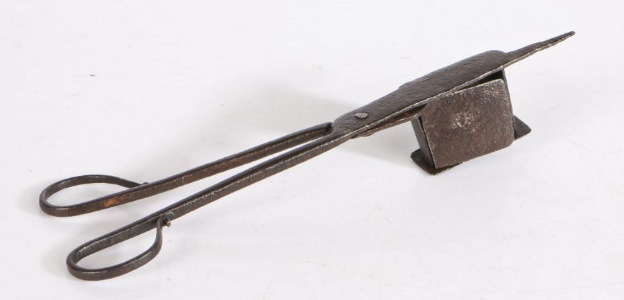 A rare 17th century iron snuffer, with maker's mark, English, circa 1690 Of scissor form, one - Image 4 of 4