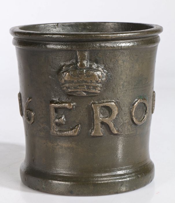 An exceptional and rare Elizabeth I bronze Exchequer-standard measure, of pint capacity, dated - Image 16 of 28