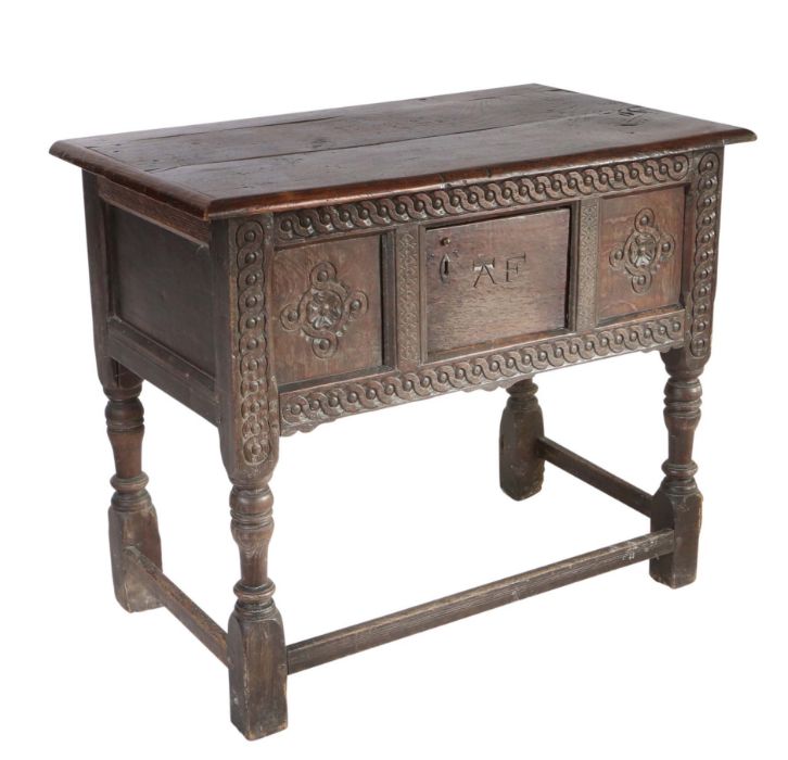 An Elizabeth I joined oak table with enclosed cupboard/table hutch, Gloucestershire, circa 1600 - Image 2 of 4