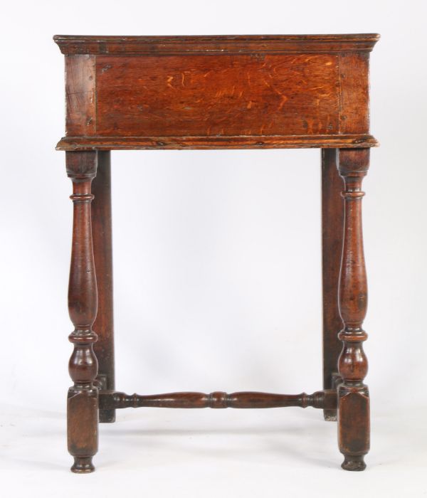 An unusual William & Mary oak side table, circa 1700 Tall, having a boarded top with linear - Image 5 of 6