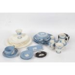 Collection of Wedgwood to include Etruria & Barlaston leaf and shell plates together with various