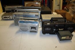 Collection of various audio equipment (qty)